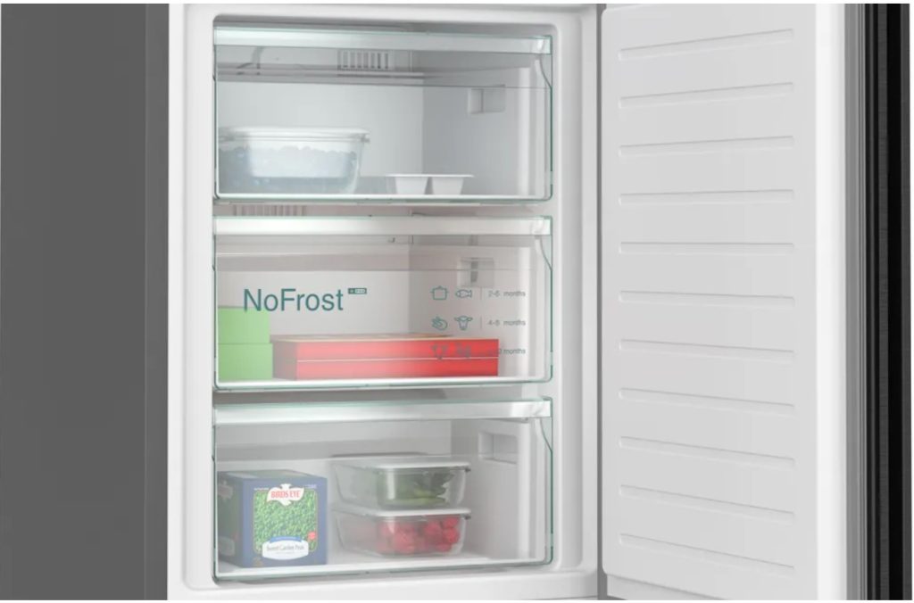 מקרר מקפיא תחתון סימנס KG39NSBBF  זכוכית שחורה